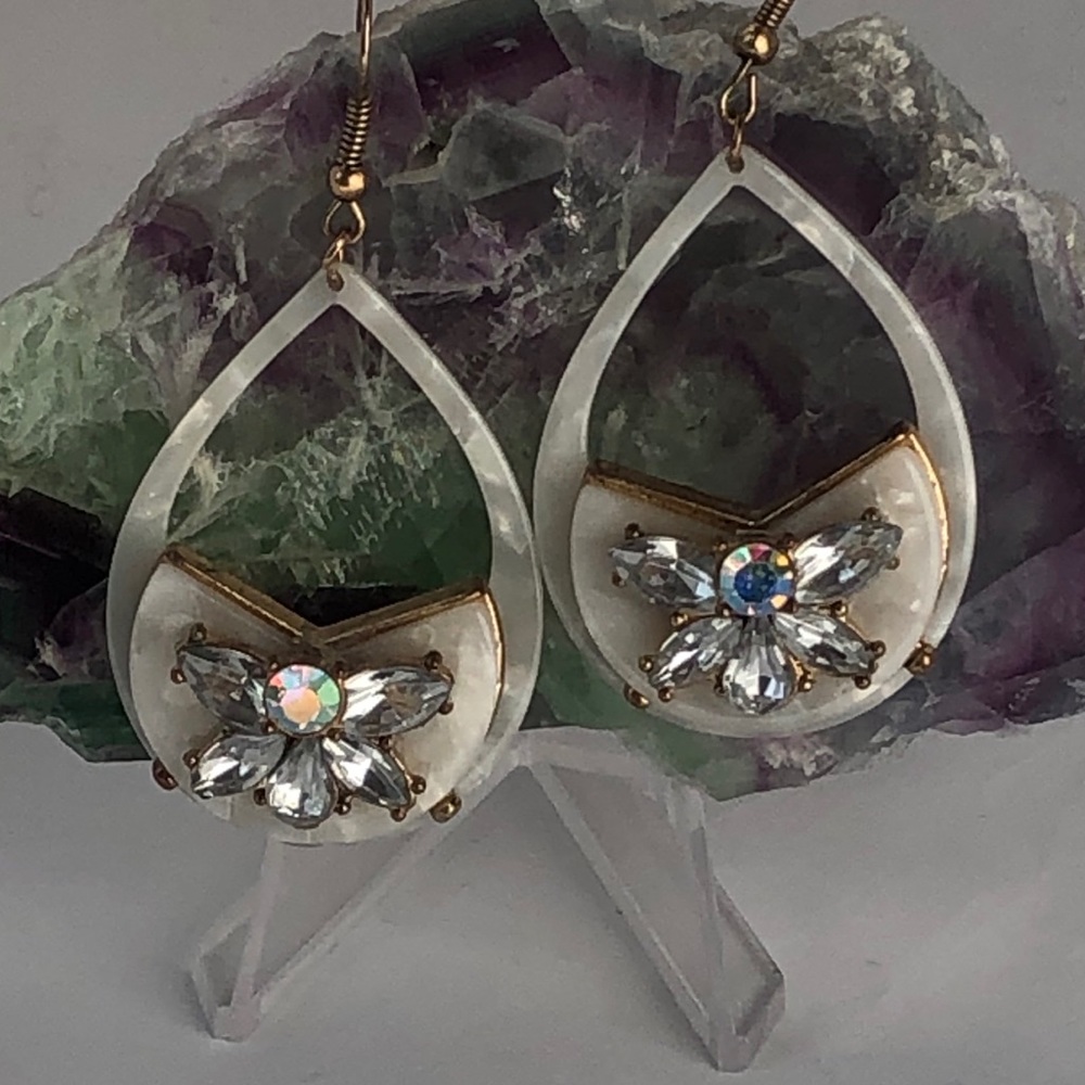 Pearlescent Statement Dangle Drop Earrings - image 4